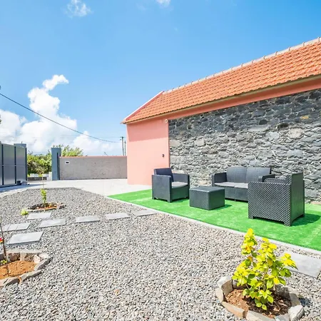 Mountain Retreat By Homie Feriehus Porto Moniz