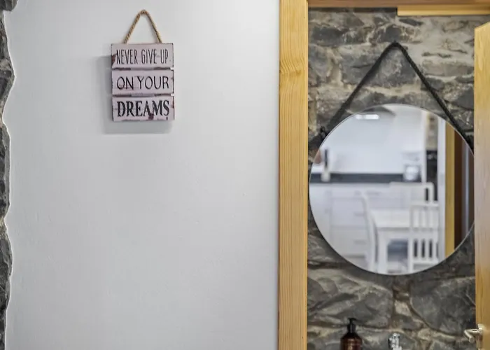 Mountain Retreat By Homie Dom wakacyjny